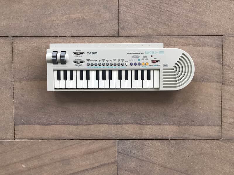 Casio GZ-5 Mini 32 Keys MIDI Keyboard (Made in Thailand) image 1