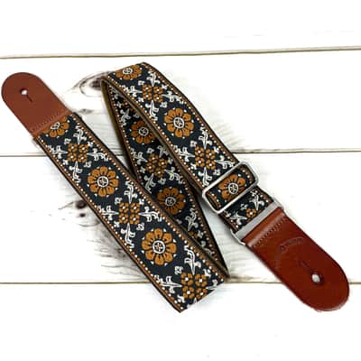 Walker & Williams H-42 Vintage Series Plush Back Cream Mandala Woven Strap w/Chestnut Ends image 3