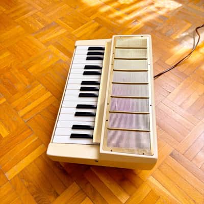 Hohner Organetta 3 - Portable Armonio and Organ from 1950s fully working! Ivory and Gold edition! Made in Germany! image 12
