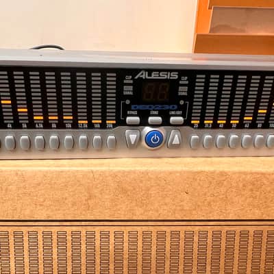 Yamaha GE-60 Stereo 10 band graphic equalizer w/Spectrum analyzer