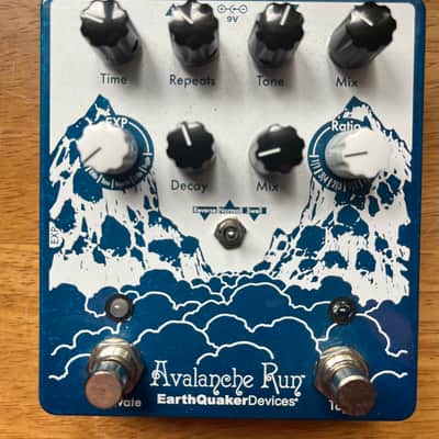 EarthQuaker Devices Avalanche Run Stereo Reverb & Delay with Tap Tempo Limited Edition 2016 - 2017 - White Sparkle / Black Print image 1