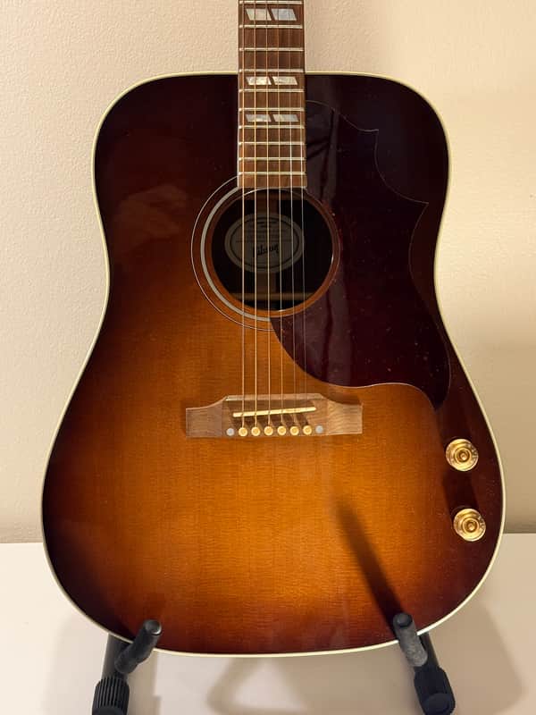 Rare Gibson Montana Hummingbird Studio – Official Winter NAMM 2020 Factory Display Model