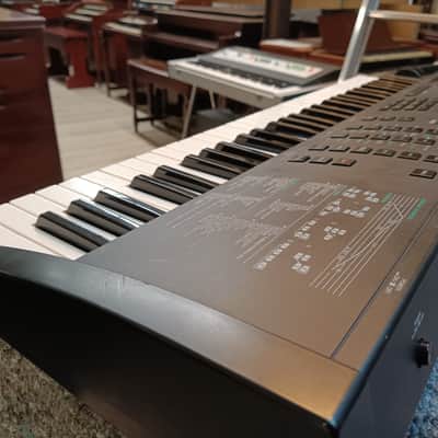 Yamaha V50 FM Synthesizer 1989 - Black image 8