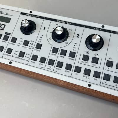 Moog Slim Phatty 2010s - White image 4