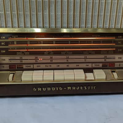Vintage Grundig Majestic 3160 FM/MPX/AM/Shortwave/UHF Radio MCM Style And Incredible Sound! 1960 image 3