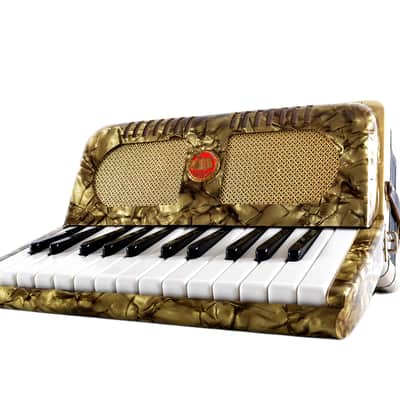 Immagine Vintage, Rare, German Made, Top Quality Accordion Weltmeister - 12 bass + Original Hard Case & Straps - from the Golden Era - 9