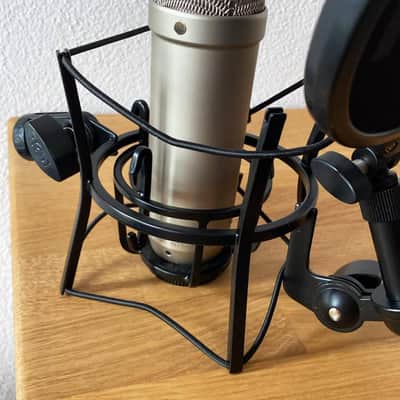 RØDE NT1-A Large-Diaphragm Condenser Microphone with Shock Mount & Pop Filter – Excellent Condition image 3