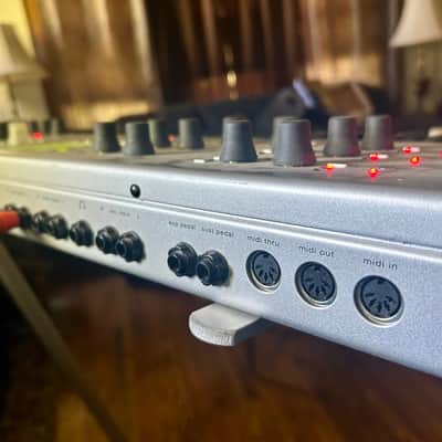 Alesis Ion 49-Key Analog Modeling Synthesizer 2000s - Silver image 3
