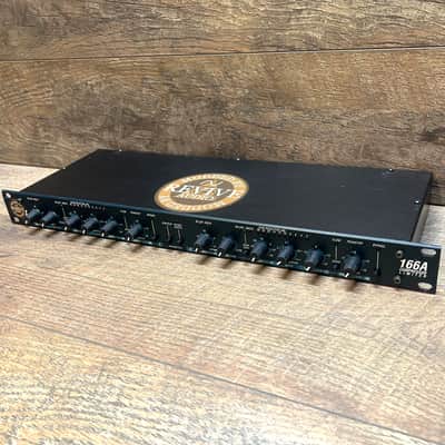 dbx 166A 2-Channel Compressor/Limiter | Reverb