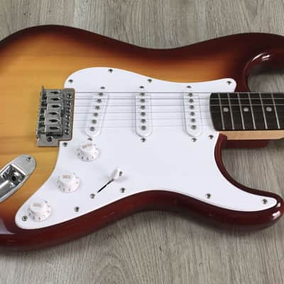 Fender Squier Bullet Stratocaster Sunburst image 17