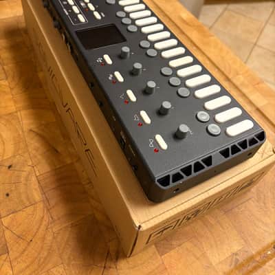 Sonicware ELZ_1 37-Key FM Synthesizer 2018 - Present - Black image 9