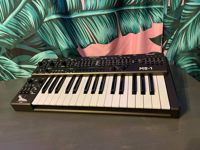 Behringer MS-1 / MS-101 Analog Synthesizer 2019 - 2020 Black imagen 1