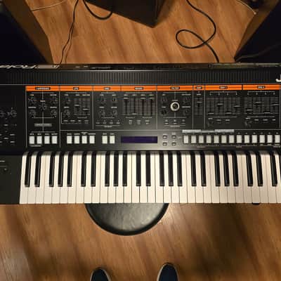 Roland Jupiter X 2025 - Black & Orange
