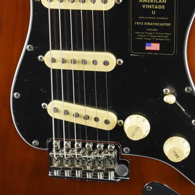 Mint Fender American Vintage II 1973 Stratocaster Mocha Maple Fingerboard image 3