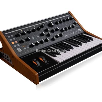 Moog Subsequent 25 2-note Paraphonic Analog Keyboard Synthesizer New Sub25 image 3