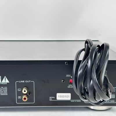 TEAC T-R670 AM/FM Stereo Tuner image 9