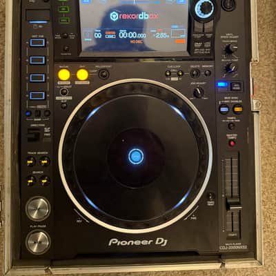 2 Pioneer DJ CDJ-2000NXS2 - Black with Flight Cases image 2