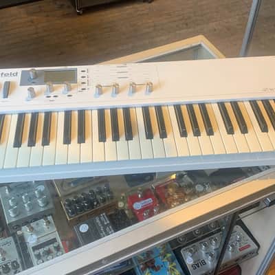 Waldorf Blofeld Keyboard 49-Key Synthesizer 2009 - Present - White