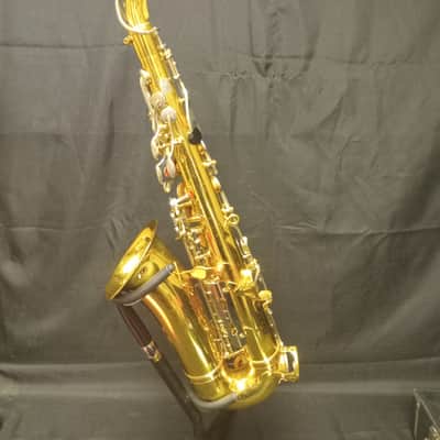 Vito YAS Alto Saxophone Clone serial 041809 - Lacquer image 3