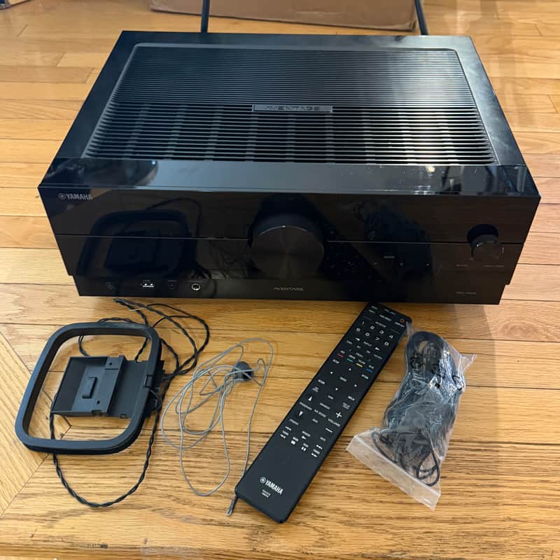 Yamaha Aventage RX A2A 7.2 4K Dolby Atmos Surround Sound Receiver w/ all accessories