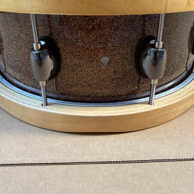 Dunnett Classic StereoPly 4-Ply Maple/Poplar Snare Drum w/ Wood Hoops Gold Sparkle 14x5'' image 10