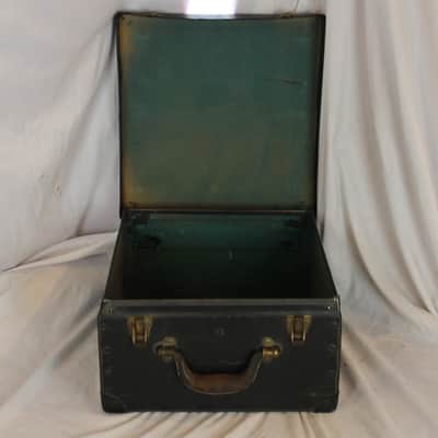 Italian Black Hard Case for Accordion 12.50" x 13.50" x 10" (31.75cm x 34.25cm x 25.50cm) image 2