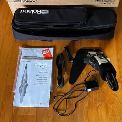 Roland AE-20 Aerophone Digital Wind Instrument with stand mint image 1