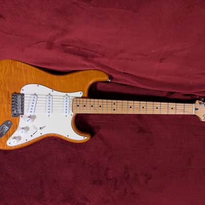 Fender Stratocaster Plus Top Flame Maple Top FMT Guitar, Amber finish MIM Mexico image 3