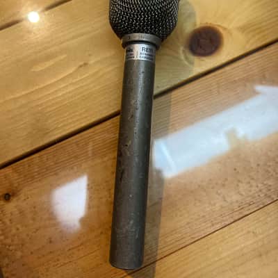Electro-Voice RE11 Cardioid Dynamic Microphone image 5