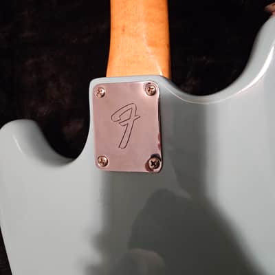 Fender Musicmaster Bass Daphne Blue image 23