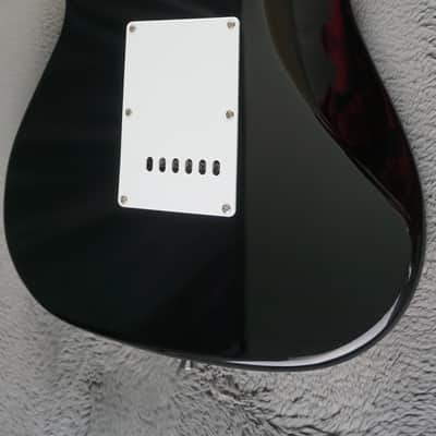 Donner Standard Series HSS Strat-Style Electric Guitar – Black – Gig Bag image 16