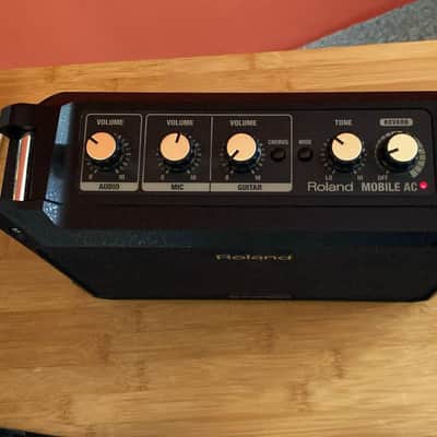 Roland Mobile AC Acoustic Chorus 5-Watt Guitar Combo Amp Amplifier Speaker open Box Condition image 2
