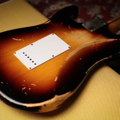 Fender USA Custom Shop 54' Stratocaster Heavy Relic Two Colour Sunburst image 22
