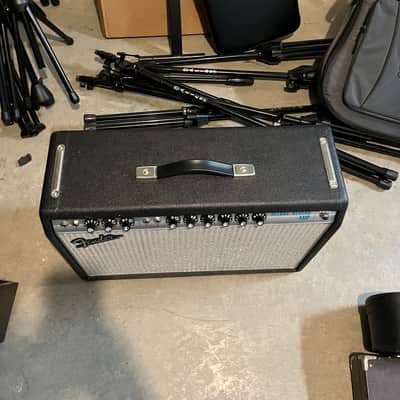 Fender '68 Custom Deluxe Reverb 2-Channel 22-Watt 1x12" Guitar Combo 2013 - Present - Black image 3