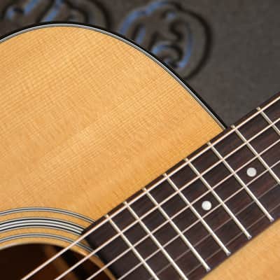 Minty! 2009 Martin Standard Series D-18 1 11/16 Nut Dreadnought Acoustic Guitar Natural + OHSC image 3