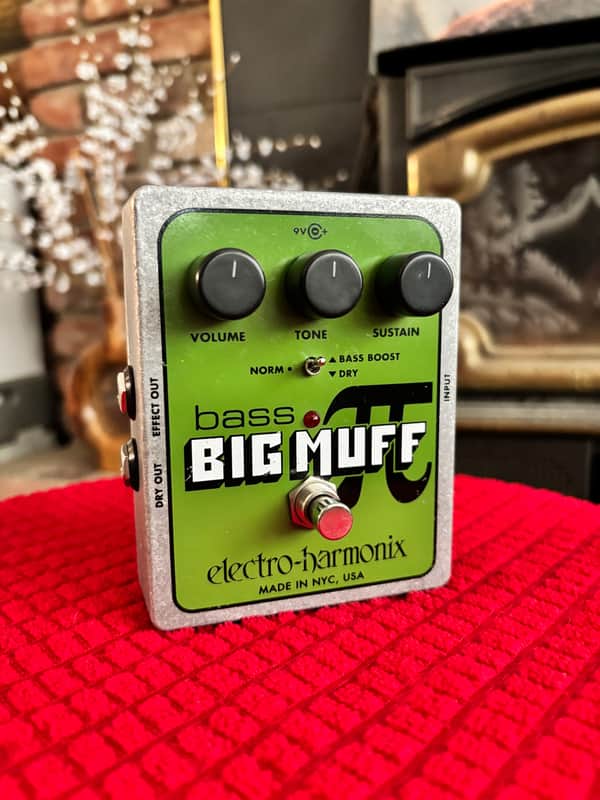 Electro-Harmonix Bass Big Muff Pi Distortion / Sustainer 2008 - Present - Green image 1