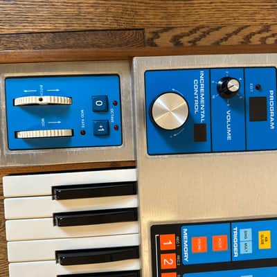 Moog Source Monophonic Analog Synthesizer with Patch Memory 1981 - 1985 - Serviced with Original Box and Manual image 2