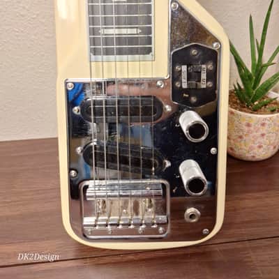 Vintage Guyatone Steel HG-306C, w/case, w/2 tone bars image 2