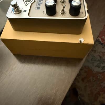 Universal Audio Golden Reverberator 2021 - Present - Gold image 3
