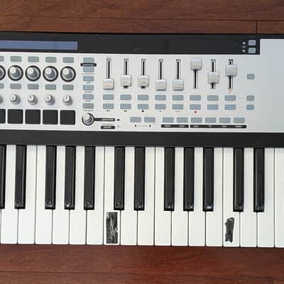 Novation 61SL MkII MIDI Controller Keyboard - Excellent Condition