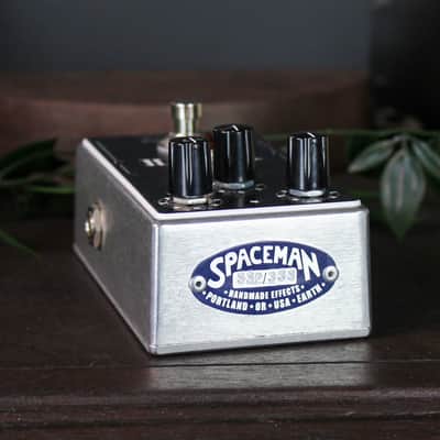 Preowned Spaceman Effects Titan II Fuzz Machine Pedal - Limited Run #332 of 333 - Silver image 4