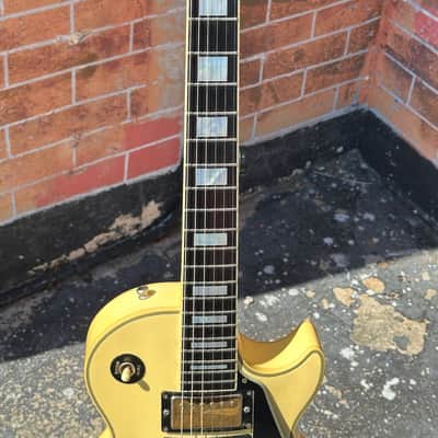 Gibson Les Paul Custom 1989 - a stunning Alpine White Custom ready for any great guitar collection. image 9