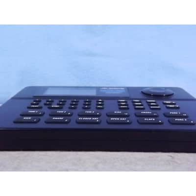Immagine Alesis SR-16 Drum Machine (16 BIT) - 8