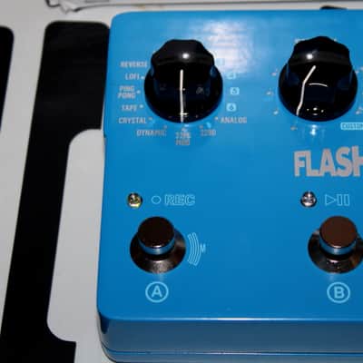 TC Electronic Flashback 2 X4 Delay and Looper Effects Pedal with power adapter image 2