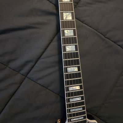 Gibson Custom Shop Flying V Custom - Cobra Black Curly Flame Top - 7.1 lbs - image 4
