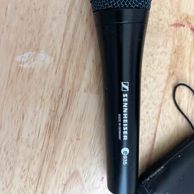 Sennheiser e935 Handheld Cardioid Dynamic Vocal Microphone 2003 - Present - Black image 1