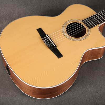 Taylor 214ce-N Grand Auditorium Electro Classical - Natural - 2nd Hand image 11