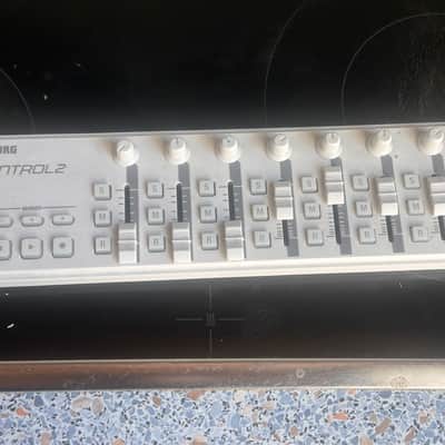 Korg nanoKONTROL2 Slimline USB MIDI Control Surface 2011 - Present - White image 2