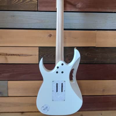 Ibanez - JEM7VP | Steve Vai Signature Series Jem Electric Guitar / White image 8