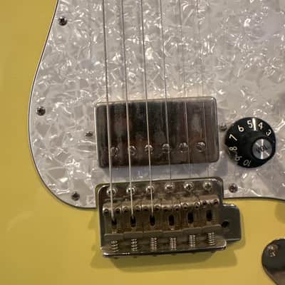 Fender Stratocaster Partscaster 1980-1987 - Yellow image 3